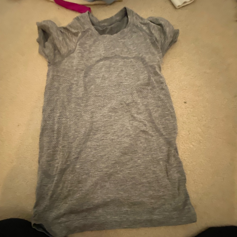 gray Lululemon swiftly tech shirt size 6